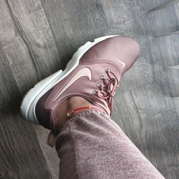 Nike - Picture 2 of 2